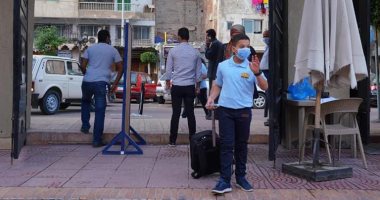 نجل الشهيد المنسى ينتظم فى دراسته بإحدى مدارس الإسكندرية.. صور