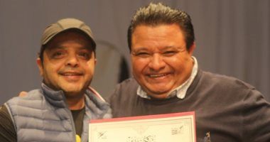 خالد جلال يكرم محمد هنيدى فى سينما مصر.. صور 