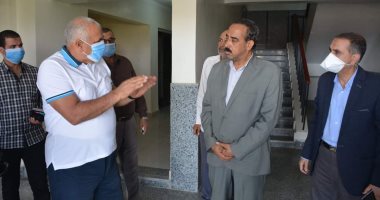 محافظ الوادى الجديد يوجه بتسكين طالبات الجامعة المغتربات بفندق الاستاد الرياضى