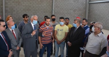 محافظة المنيا تنظم جولة تعريفية لشباب المستثمرين بالمجمع الصناعى.. صور