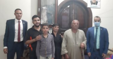 "القومى لأسر الشهداء" ينظم زيارات بالمنيا لتوزيع هدايا العام الدراسى الجديد