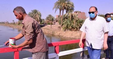 محافظ أسيوط يتفقد المشروعات الخدمية و"حياة كريمة" بقريتين.. صور