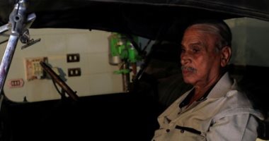 سيد سيما.. رجل يمتلك 100 سيارة "أنتيكة" من الزمن الجميل.. ألبوم صور