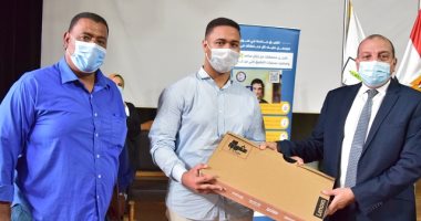 جامعة بنى سويف تكرم الأول على الثانوية وتتحمل مصاريف دراسته بكلية الطب