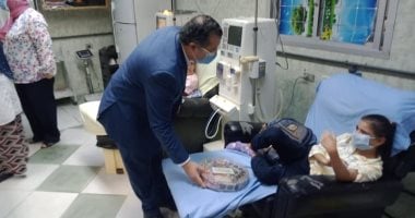 مستشفيات بنها الجامعية توزع حلوى المولد النبوى على الأطفال مرضى الكلى.. صور