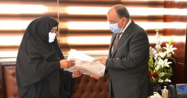 وزير التنمية المحلية يوجه بدفع رسوم التصالح لسيدة عجوز فى سوهاج