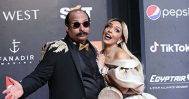 محمد ثروت: مراتى بتقلعنى هدومى على باب الشقة علشان أتعقم خوفا من كورونا