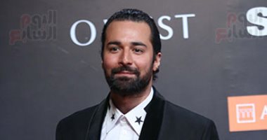 أحمد حاتم ينتهى من تصوير "لية لا"  وينتقل لـ "شقة 6"