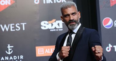 هانى عادل ينضم لمسلسل"شقة 6" أمام روبى