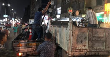 حى الدقى يشن حملة إزالة مخالفات لإعادة الانضباط ورفع كفاءة الطرق