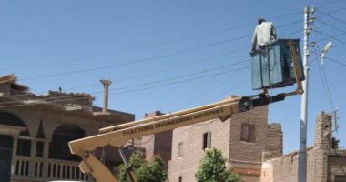 محافظ أسيوط يوجه برفع كفاءة الشوارع والميادين وتحسين مستوى النظافة.. صور