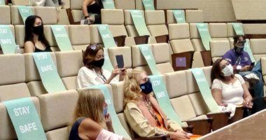 شاهد الظهور الأول لعروسة الجونة بشرى فى جلسة حوار  المخرج بيتر ويبر