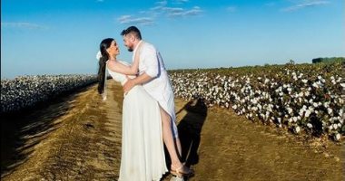 طائرة تغمرهما بالماء.. مصور يبتكر صورا رائعة لجلسة تصوير عروسين .. فيديو