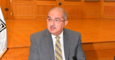رئيس جامعة أسيوط : ضرورة تحميل المحاضرات الإلكترونية بشهر مسبق