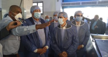 وزير الزراعة يتفقد مركزى تجميع الألبان بمركز قطور فى الغربية.. صور