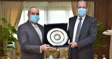رئيس نادى القضاة يلتقي وزير الطيران المدني لبحث التعاون المشترك