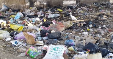 رئيس مدينة إيتاي البارود يستجيب لشكوى انتشار القمامة في قرية ششت.. سيبها علينا