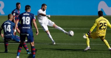 ريال مدريد ينتزع صدارة الدوري الاسباني برباعية فى شباك هويسكا.. فيديو