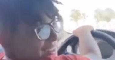 فيديو جديد لـ"طفل المرور" يسخر من رجل شرطة آخر.. اعرف التفاصيل