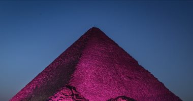 "الصوت والضوء" تضىء الأهرامات لدعم مرضى السرطان