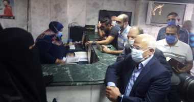 محافظ بورسعيد: حى المناخ يستقبل 300 طلب تصالح فى مخالفات البناء.. صور
