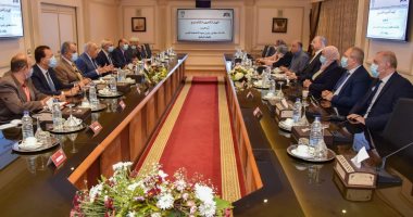 العربية للتصنيع ومعهد التخطيط القومي يبحثان تعميق التصنيع المحلي وزيادة القيمة المضافة للمنتجات المصرية