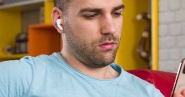 تقرير: سماعة AirPods 3 لا تزال قيد التطوير والإنتاج قريبا