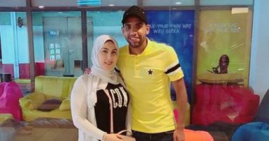 زوجة مؤمن زكريا بعد تعرضه لوعكة صحية: ربنا يقومك لينا بالسلامة