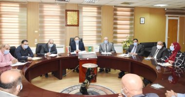 محافظ الشرقية يترأس لجنتى اختبار لشغل وظيفتى نائب رئيس مركز ورئيس وحدة محلية