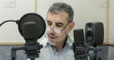 30 سنة فى رحاب القرآن.. رضا عبد السلام أول مذيع على الهواء بدون ذراعين..صور وفيديو