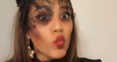 هكذا احتفلت جنا عمرو دياب بالهالوين.. فيديو