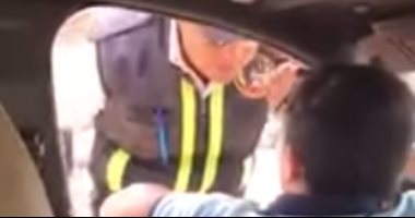طفل أهان رجل المرور.. القصة الكاملة من الهروب حتى الضبط