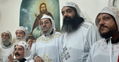 مطران أسوان يرسم راهبان جديدان لدير القديس الأنبا باخوميوس بإدفو 