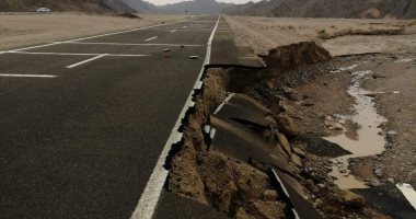 طرق مازالت مغلقة حتى الآن فى البحر الأحمر بسبب الأمطار.. تعرف عليها