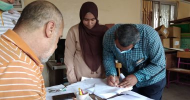 تعليم الغربية تنتهى من توزيع 38 ألف جهاز تابلت لطلاب الصف الأول الثانوى