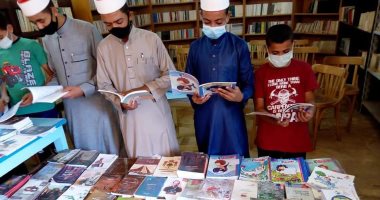 إقبال كبير على منافذ بيع الكتاب فى قرى الوادى الجديد .. صور
