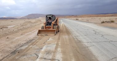 وزارة النقل تعلن الطوارئ وتكشف الطرق المغلقة بسبب السيول والبدائل أمام المرور