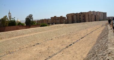 محافظ سوهاج يؤكد استمرار غلق طريق البحر الأحمر لحين استقرار الأوضاع