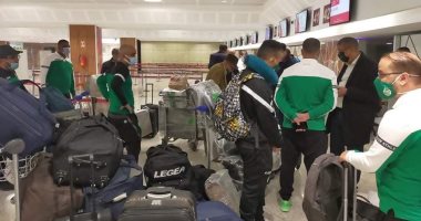 بعثة الرجاء تبدأ رحلة السفر إلى القاهرة استعدادا لمواجهة الزمالك.. صور
