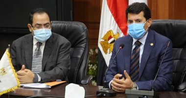 وزير الشباب والرياضة يلتقى رئيس الجهاز المركزى للتنظيم والإدارة