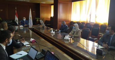 وزير الرى يلتقى ممثلى بنك الإعمار الأوروبى لبحث التعاون فى مجالات المياه
