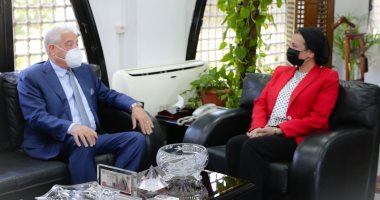 وزيرة البيئة تطلق حملة للحد من استخدام الأكياس البلاستيكية أحادية الاستخدام فى دهب