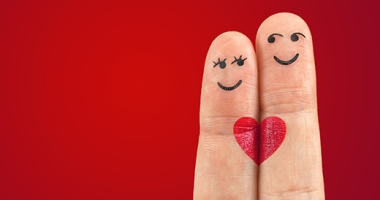 سألنا البنات فى عيد الحب إيه اللى لازم يتحب غير الرجالة؟ اعرف الإجابات