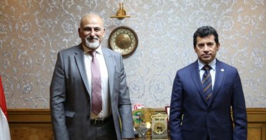 وزير الرياضة والفنان جمال سليمان يبحثان إطلاق مبادرة للحفاظ على اللغة العربية