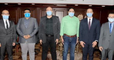 محافظ بنى سويف يكرم متدربى الأكاديمية الوطنية لتأهيل وتدريب الشباب