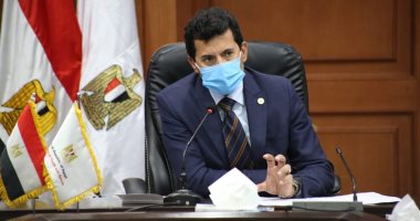 وزير الرياضة يناقش تصور المشروعات الاستثمارية المقترح تنفيذها بهيئة إستاد القاهرة