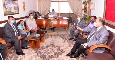محافظ أسيوط يعلن دمج ذوى الهمم بجميع الفعاليات والأنشطة فى المدن