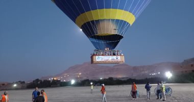 رحلات البالون تحلق فى سماء الأقصر وعلى متنها الأفواج السياحية.. صور