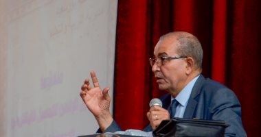 "الأوقاف" تسلم 37 مجموعة من سلسلة "رؤية" للفكر المستنير لـ"تعليم بورسعيد"