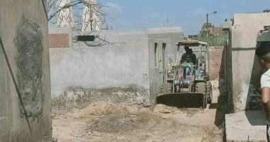 شباب قرية دمنكه بكفر الشيخ يتخلصون من السحر فى المقابر بطريقه جديدة